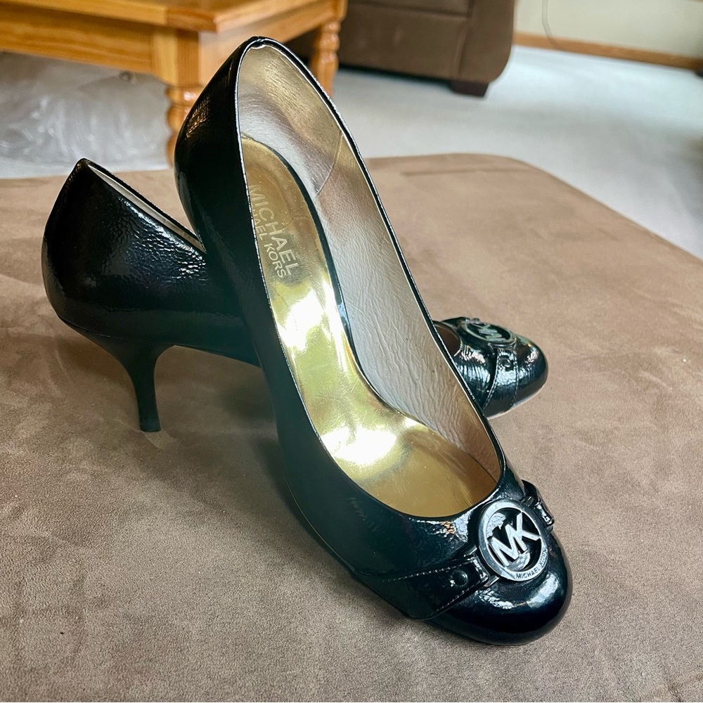 AUTHENTIC MICHAEL BY MICHAEL KORS BLACK LEATHER PUMPS